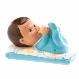 Figurina necomestibilă – Figurină de tort pentru botez – Băiețel cu biberon, 10x6CM - Dekora (ss)