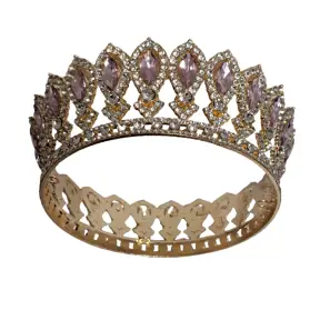 Coronita tort aurie cu pietricele roz - Anyta Cooking