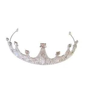 Coronita pentru tort cu pietricele albe - Anyta Cooking