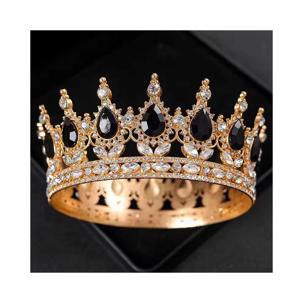 Coronita tort aurie cu pietricele negre - Anyta Cooking