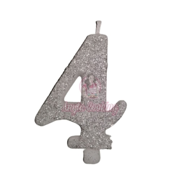 Lumanare Tort cu Sclipici - NR 4 - Argintiu - 7 cm - Anyta Cooking - Anyta Cooking
