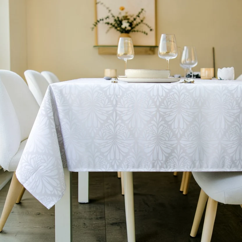 Față de masă antipete Baroc Alb, 240 x 150 cm, poliester impermeabil – Anyta Cooking